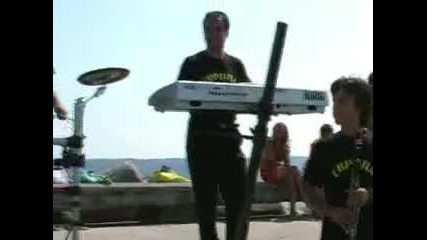 Иван Иванов Чуй Ме, Момиче 