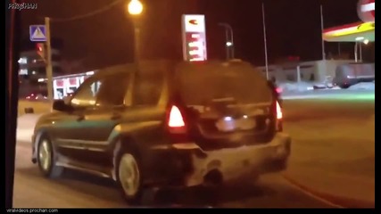 Руската пътна помощ в действие. Смях!