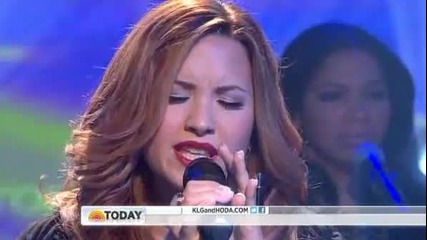 На живо ! Demi Lovato - Skyscraper ( The Today Show )
