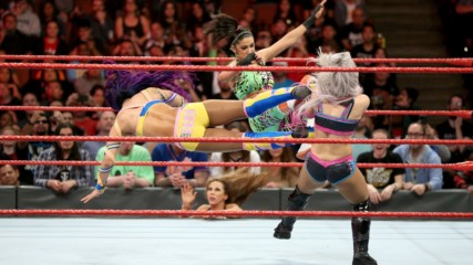 Asuka, Sasha Banks & Bayley vs. Alexa Bliss, Nia Jax & Mickie James: Raw, Feb. 26, 2018