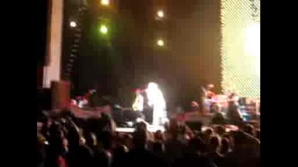 Kelly Clarkson - Addicted Tour Opening Number