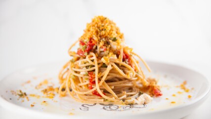Спагети с маринована риба и сицилиански дресинг | Ключовата съставка на Лука | 24Kitchen Bulgaria