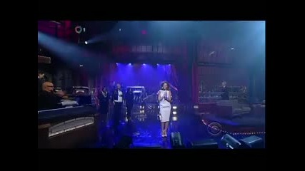 Beyonce - Halo (live Performance at Late Night Show) 