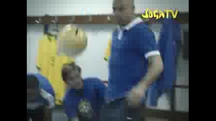 Ето какво правят Бразилците преди мача си !!! 