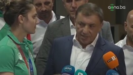 Алексей Петров при посрещането на Ивет Горанова
