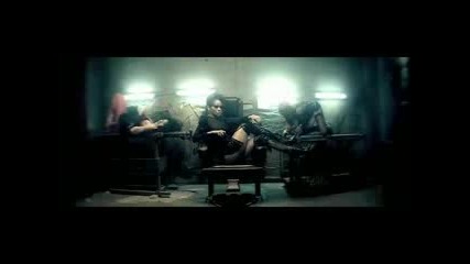 Rihanna - Disturbia [official Video]