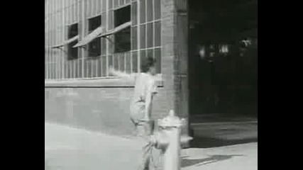 Crazy Chaplin Screwing Up Everything - Modern Time