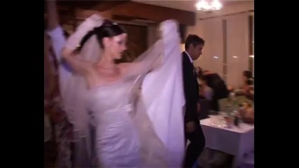 Танц на пингвина на сватба
