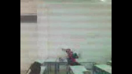 Гърче се прави на Гонзо в даскало Хахахахаа