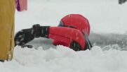 Подобриха световния рекорд за гмуркане под лед (ВИДЕО)