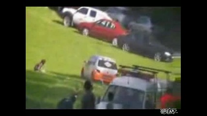 Рали Кола Губи Управление И Блъска Двама