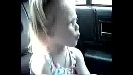 Малката Hilary Duff Казва Азбуката