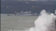 Огромни вълни спряха кораби на НАТО във Варна