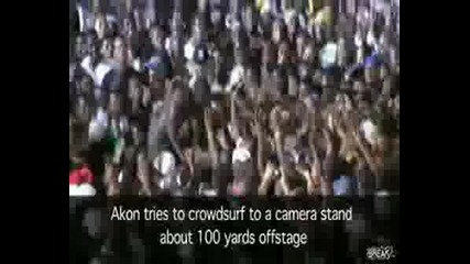 Akon Удря Шамар На Своя Фенка
