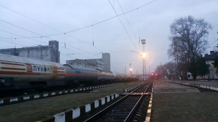 87 023 с товарен влак през Нова Загора