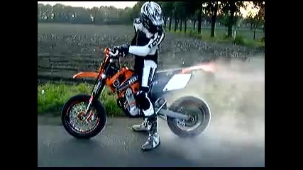Burn out Ktm 525