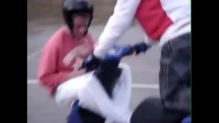honda sh -barcelona - honda scoopy - acrobacia en scooter - scooter stunt