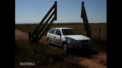 Мъдро направена автоматична врата на дървен мост
