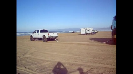 F250 Pulls out an Rv at pismo (low)