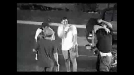 Mike Vallely Vs 4 Skaters - Fight