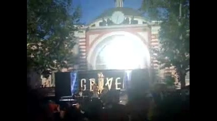 Miley Cyrus performs The Climb at The Grove 4 28 10 