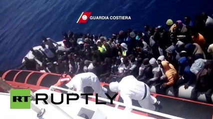 Italy: Coastguard pick up 414 migrants in 4 operations