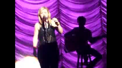 Kelly Clarkson Be Still Live Hammersmith Apollo London March 2008 