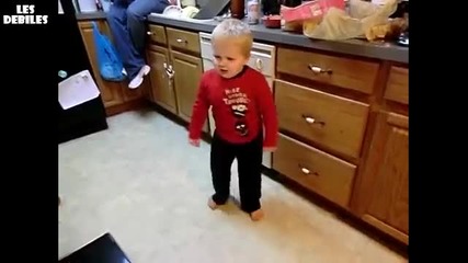 Бебе Танцьор [ I'm Sexy And I Know It ] С М Я Х !!!