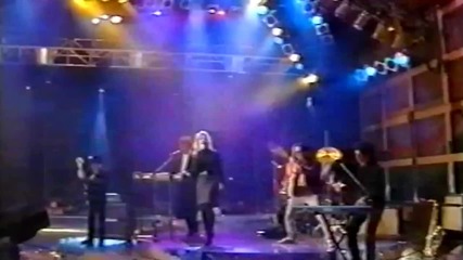 Kim Wilde - You Keep Me Hanging On ( live germany 06.12.1986 )