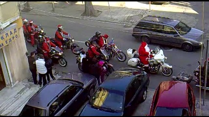 Дядо Коледовци на мотори из центъра на Бургас :)