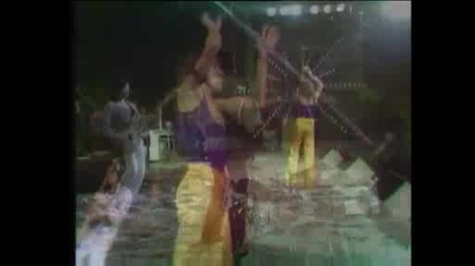 Rod Stewart - You Wear It Well (live Midnight Special 1975).av