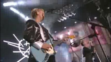 Depeche Mode изпълнява Wrong на живо
