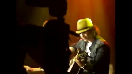 Justin Bieber изпълнява Everything's Gonna Be Alright на Nrj Music Tour