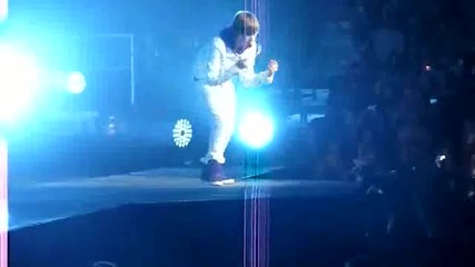 Justin Bieber - Love Me Live Baby на живо в Palace of Auburn Hills 