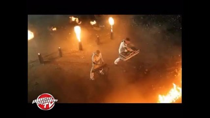 Joanna Dark си пада по взривове 