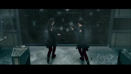 Resident Evil Afterlife Movie Clip Needle Dive Official (hd) (720p) 
