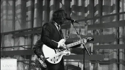 Foo Fighters - Walk (live on Letterman)