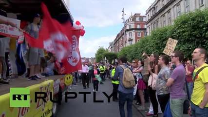 Ireland: 'Think outside my box!' abortion protesters face-off in Dublin