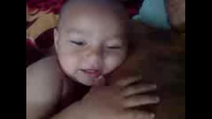 bebe na 2 godini pee mnogo!~!