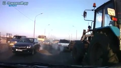 И тракторист да си трябва майсторлък!