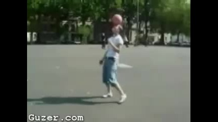 Момиче футболист
