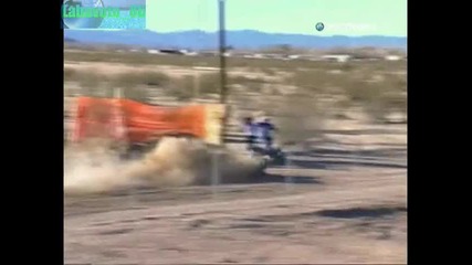 Унищожени за секунди - Моторист се пребива след скок