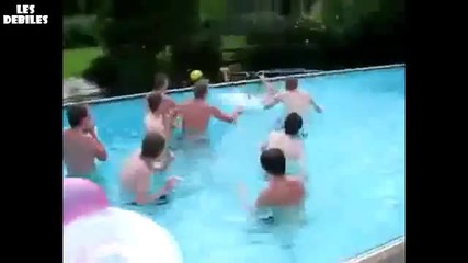 Много гаден скеч в басейна ( Смях )