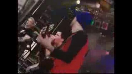 Simple Plan - Addicted (live) 