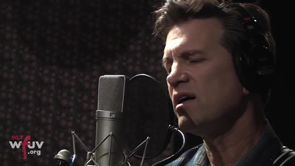 Chris Isaak - Can't Help Falling in Love