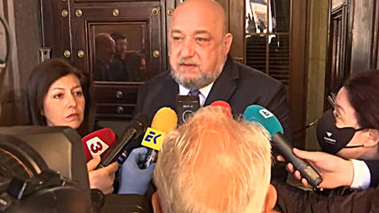 Божков натовари Сашо Диков да предаде акциите на Левски на премиера Борисов