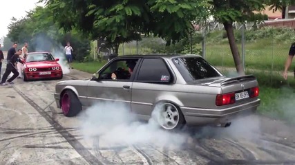 Красив бърнаут с Bmw E30 V8 !