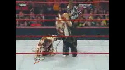 Hornswoggle - калбой vs Chavo Guerrero - лудата крава :d match 8 кръвни вагове