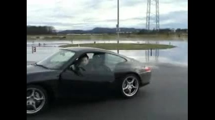 Porsche 911 Carrera drift 