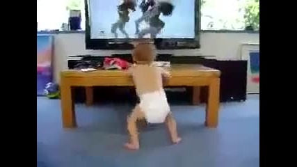 Бебе танцува на Beyonce - Single ladies (смях)